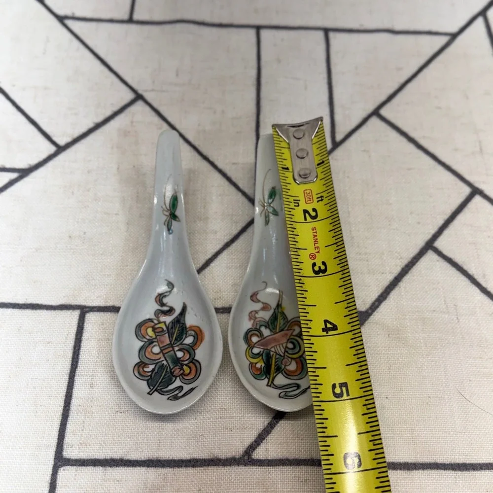 Unbranded Chinese Soup Spoons OS White Ceramic Hand Painted Ribbon Floral Set 2